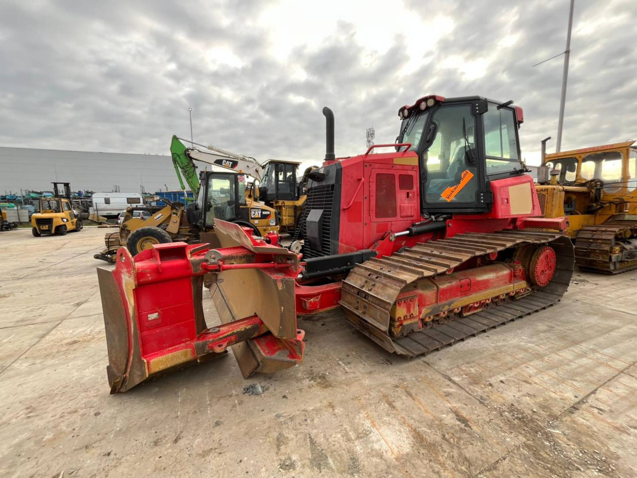 CAT D6K2LGP - Buldôzer: foto 1 CAT D6K2LGP - Buldôzer: foto 1