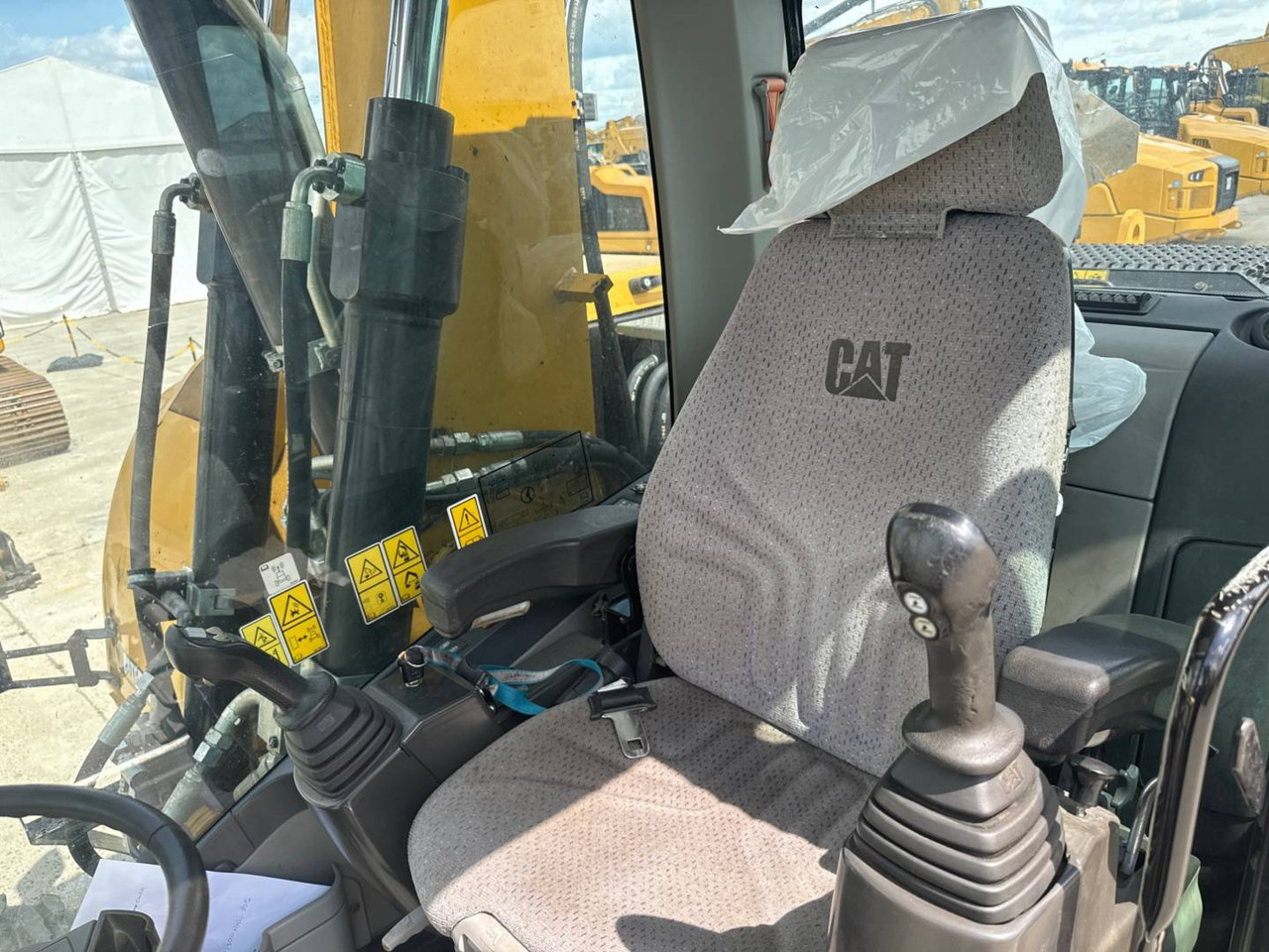 Escavadeira de rodas CAT M313D: foto 8