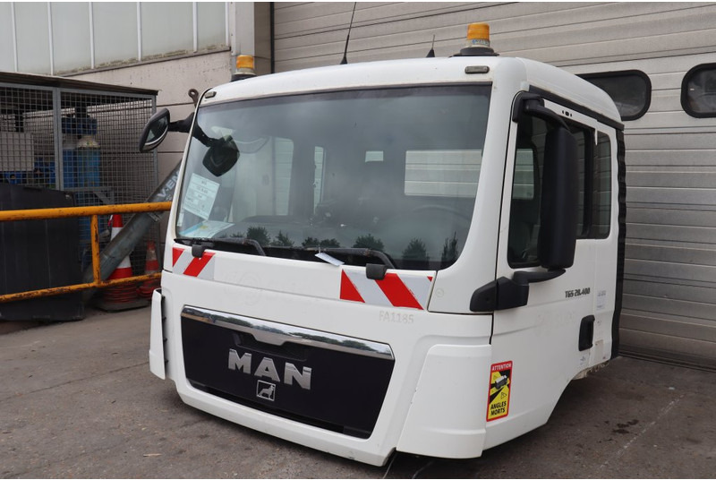 MAN F99L17 TGS - Cabine e interior de Caminhão: foto 2 MAN F99L17 TGS - Cabine e interior de Caminhão: foto 2