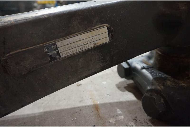 Mercedes-Benz F-8/C22.5 RECHT - Eixo dianteiro de Caminhão: foto 3 Mercedes-Benz F-8/C22.5 RECHT - Eixo dianteiro de Caminhão: foto 3