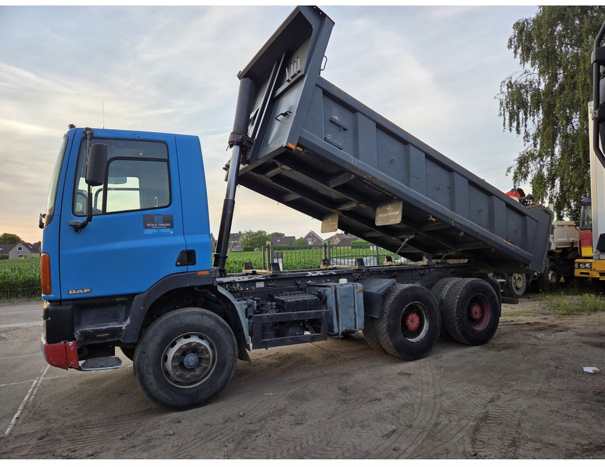 DAF 85 400 ATI 6x4 Tipper - Caminhão basculante: foto 3 DAF 85 400 ATI 6x4 Tipper - Caminhão basculante: foto 3