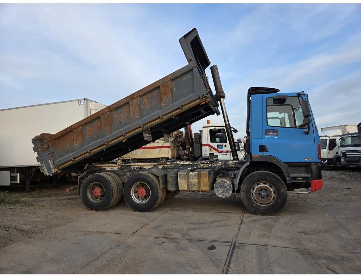 DAF 85 400 ATI 6x4 Tipper - Caminhão basculante: foto 4 DAF 85 400 ATI 6x4 Tipper - Caminhão basculante: foto 4