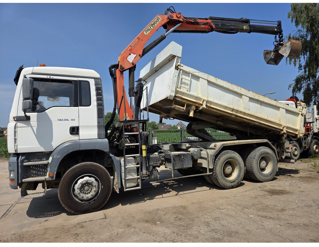 MAN TGA 26.350 6X4 BORDMATIC TIPPER CRANE PALFINGER PK15500 - Caminhão basculante, Caminhão grua: foto 3 MAN TGA 26.350 6X4 BORDMATIC TIPPER CRANE PALFINGER PK15500 - Caminhão basculante, Caminhão grua: foto 3