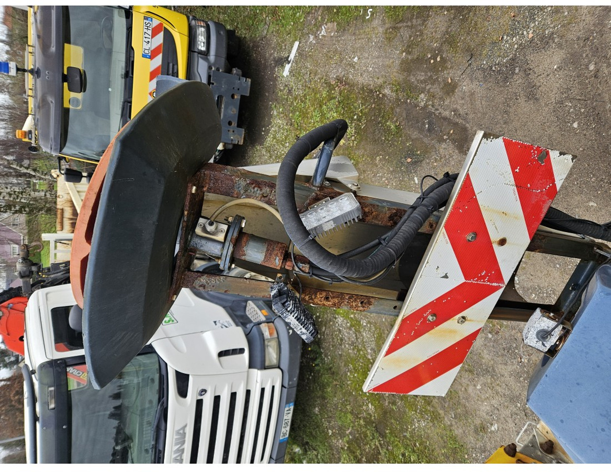 Renault Kerax 450 4x4 Salt spreader Gritter - Caminhão basculante: foto 5 Renault Kerax 450 4x4 Salt spreader Gritter - Caminhão basculante: foto 5