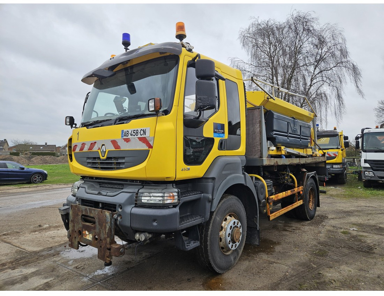 Renault Kerax 450 4x4 Salt spreader Gritter - Caminhão basculante: foto 1 Renault Kerax 450 4x4 Salt spreader Gritter - Caminhão basculante: foto 1