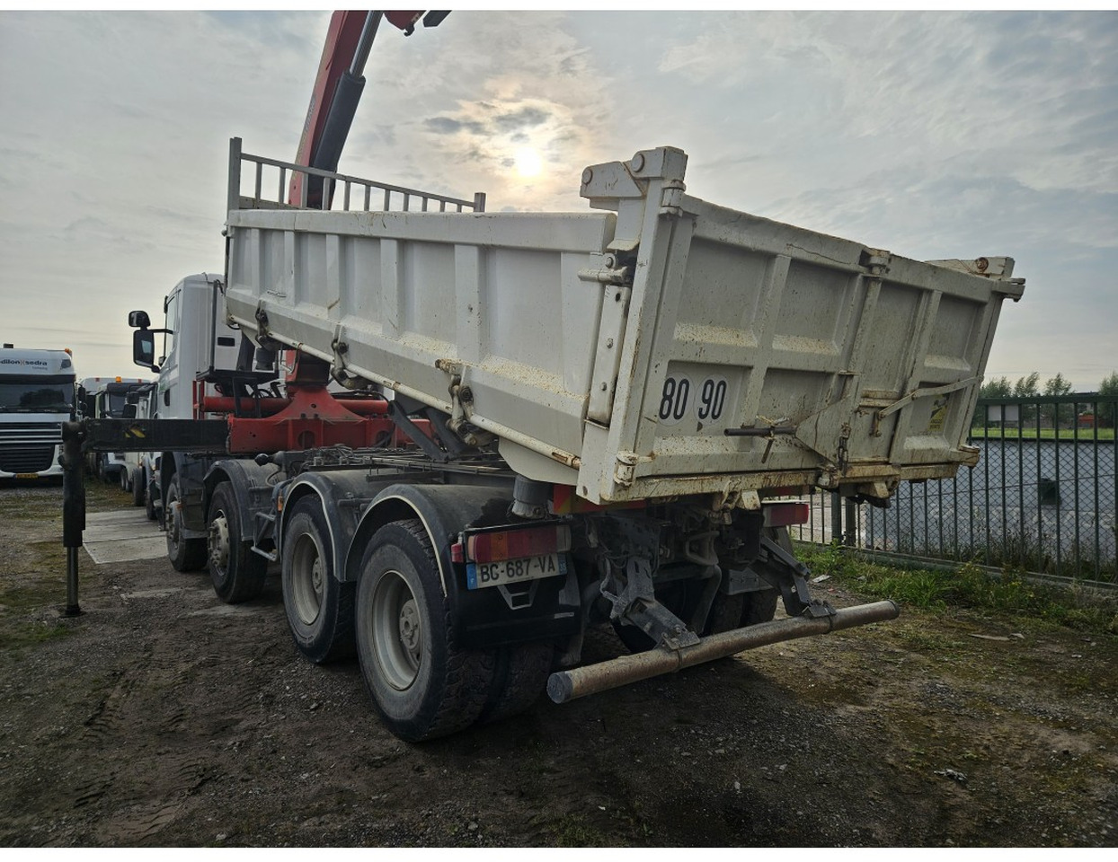Scania R420 8x4 Tipper Crane Palfinger 23500 - Caminhão basculante, Caminhão grua: foto 4 Scania R420 8x4 Tipper Crane Palfinger 23500 - Caminhão basculante, Caminhão grua: foto 4