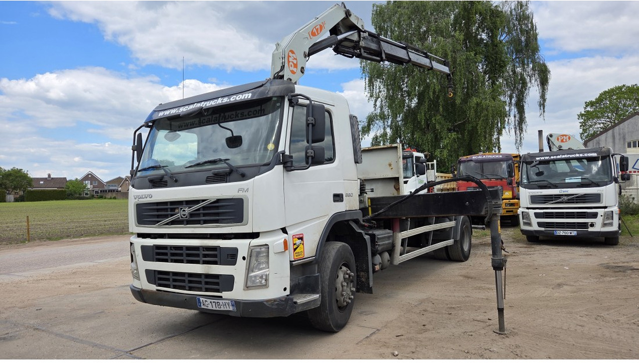 VOLVO FM 330 FLATBED 4X2 PM 17 LC 17 TON - Camião de caixa aberta/ Plataforma, Caminhão grua: foto 1 VOLVO FM 330 FLATBED 4X2 PM 17 LC 17 TON - Camião de caixa aberta/ Plataforma, Caminhão grua: foto 1
