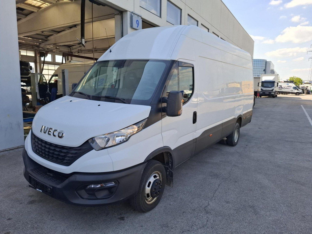 IVECO Daily 35C16V - Furgão de passageiros: foto 1 IVECO Daily 35C16V - Furgão de passageiros: foto 1