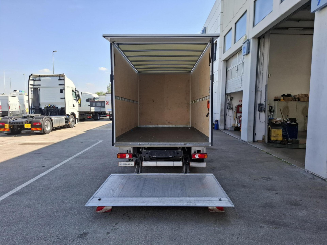 IVECO Daily 35S16 - Furgão: foto 5 IVECO Daily 35S16 - Furgão: foto 5