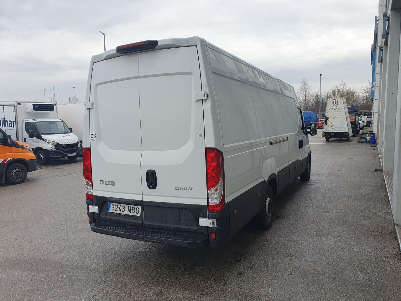 IVECO Daily 35S16 - Furgão de passageiros: foto 4 IVECO Daily 35S16 - Furgão de passageiros: foto 4