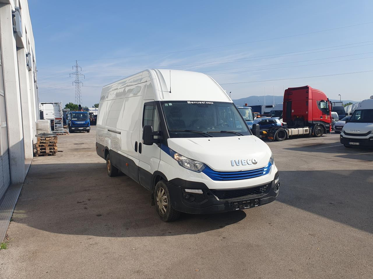 IVECO Daily 35S16V - Carrinha frigorífica: foto 2 IVECO Daily 35S16V - Carrinha frigorífica: foto 2