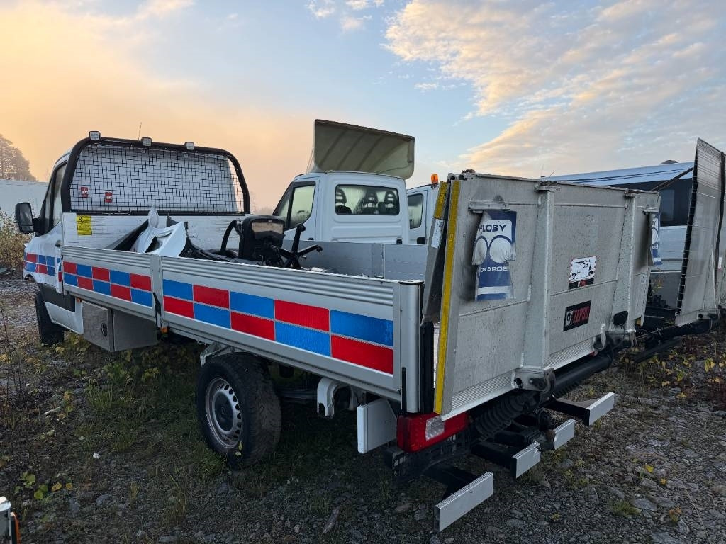 Komplett Flak, bakgavelhiss & verktygslådor - Estrutura/ Châssis de Caminhão: foto 2 Komplett Flak, bakgavelhiss & verktygslådor - Estrutura/ Châssis de Caminhão: foto 2