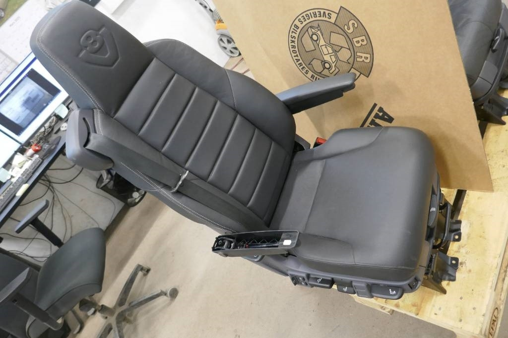 Scania V8 passagerarstol - Cabine de Caminhão: foto 5 Scania V8 passagerarstol - Cabine de Caminhão: foto 5