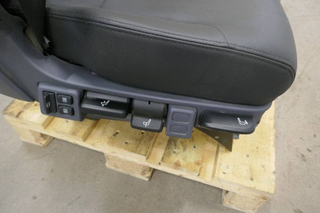 Scania V8 passagerarstol - Cabine de Caminhão: foto 3 Scania V8 passagerarstol - Cabine de Caminhão: foto 3