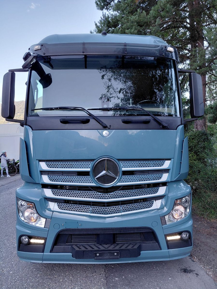 Mercedes-Benz Actros 1836 4x2, E6, Ladebordwand, Fahrschule - Caminhão com lona: foto 2 Mercedes-Benz Actros 1836 4x2, E6, Ladebordwand, Fahrschule - Caminhão com lona: foto 2
