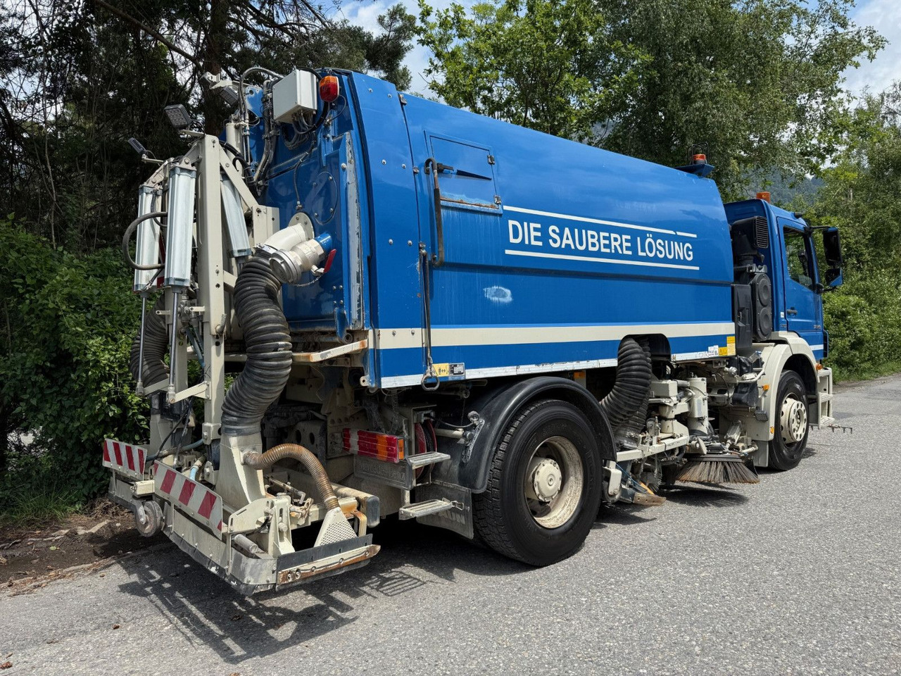 Mercedes-Benz Axor 1829 4x2, E5, EPS, RHD, Faun Kehrmaschine - Varredora urbana: foto 4 Mercedes-Benz Axor 1829 4x2, E5, EPS, RHD, Faun Kehrmaschine - Varredora urbana: foto 4
