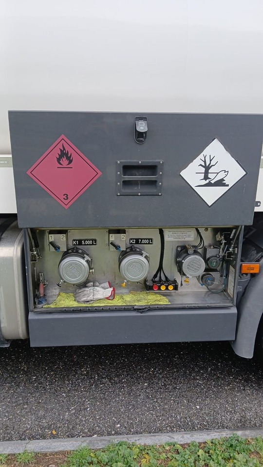 Scania P450 LB 4x2, ADR, Schwarzmueller Anhaenger Fuel - Caminhão tanque: foto 5 Scania P450 LB 4x2, ADR, Schwarzmueller Anhaenger Fuel - Caminhão tanque: foto 5