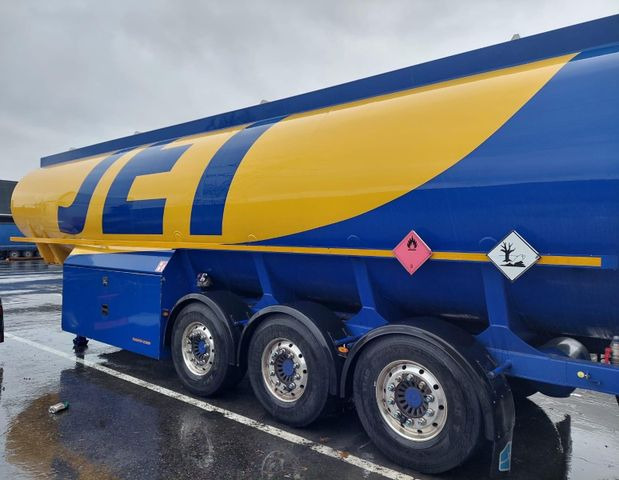 Schwarzmüller Schwingenschlögel,ADR,Diesel/Benzin, 5 Kammern Schwarzmüller Schwingenschlögel,ADR,Diesel/Benzin, 5 Kammern - Semirreboque tanque: foto 1 Schwarzmüller Schwingenschlögel,ADR,Diesel/Benzin, 5 Kammern Schwarzmüller Schwingenschlögel,ADR,Diesel/Benzin, 5 Kammern - Semirreboque tanque: foto 1