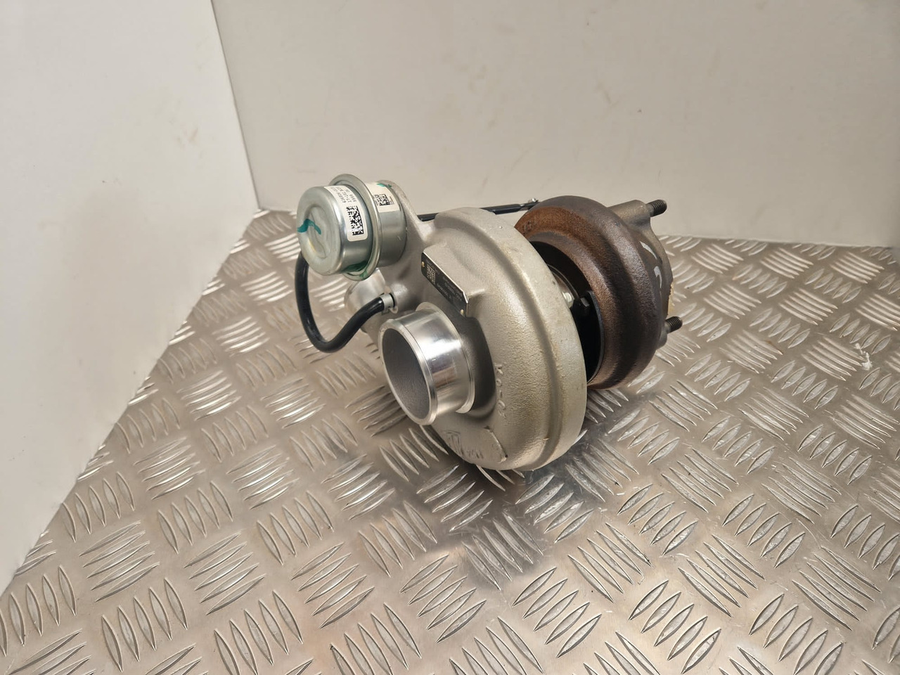 JCB turbocharger 320/06049 Garrett Turbo 762932-02 - Motor e peças de Máquina de construção: foto 4 JCB turbocharger 320/06049 Garrett Turbo 762932-02 - Motor e peças de Máquina de construção: foto 4