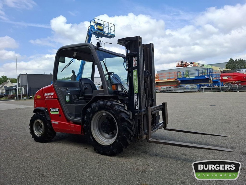 Manitou MH25-4 Buggy - Empilhador todo-o-terreno: foto 2 Manitou MH25-4 Buggy - Empilhador todo-o-terreno: foto 2