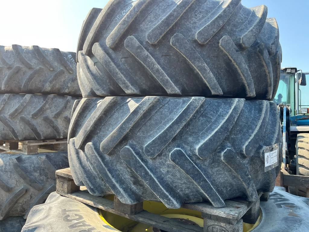 Alliance 480/70R24 till John Deere 6300 - Pneu de Máquina agrícola: foto 1 Alliance 480/70R24 till John Deere 6300 - Pneu de Máquina agrícola: foto 1