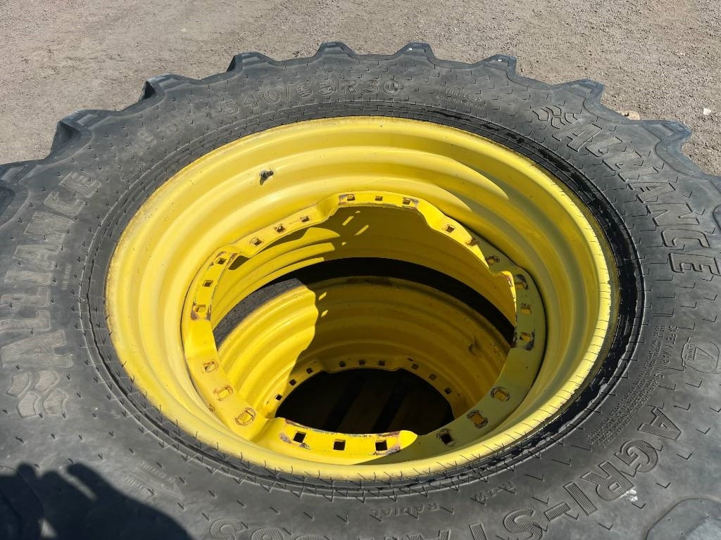 Alliance 540/65R30 till John Deere 7920 mfl - Pneu de Máquina agrícola: foto 3 Alliance 540/65R30 till John Deere 7920 mfl - Pneu de Máquina agrícola: foto 3