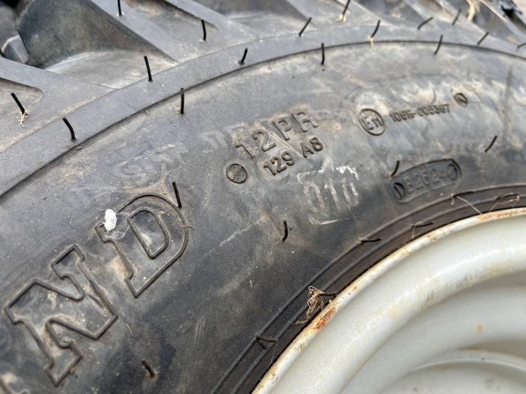 BKT 12,5/80-18 till Volvo L20 L25 - Pneu de Máquina de construção: foto 5 BKT 12,5/80-18 till Volvo L20 L25 - Pneu de Máquina de construção: foto 5