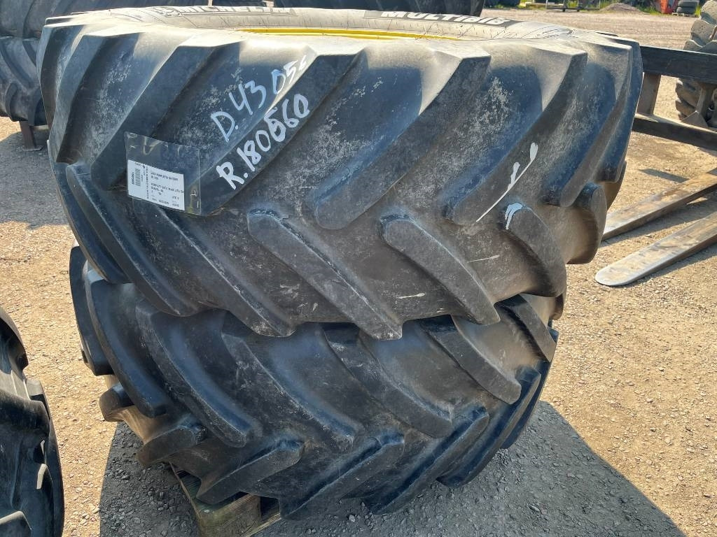 Michelin 540/65R30 till John Deere 7430 - Pneu de Máquina agrícola: foto 1 Michelin 540/65R30 till John Deere 7430 - Pneu de Máquina agrícola: foto 1