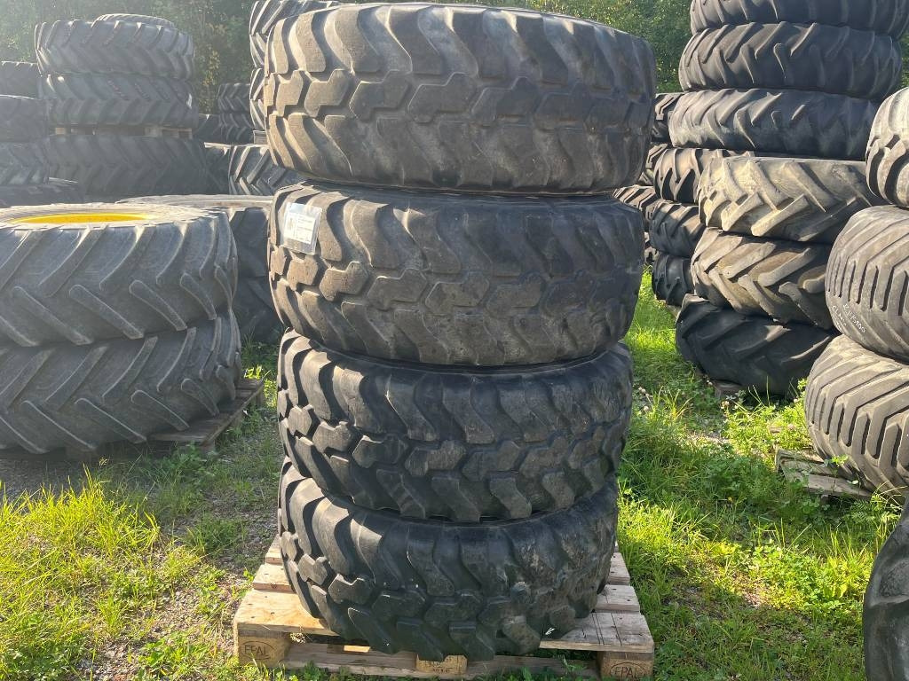 Mitas 405 70 R20 till Volvo L30 L35 - Pneu de Máquina de construção: foto 1 Mitas 405 70 R20 till Volvo L30 L35 - Pneu de Máquina de construção: foto 1