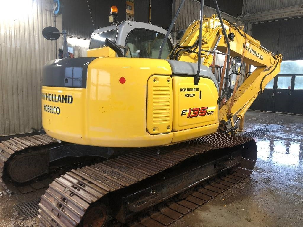 New Holland Kobelco E135SR dismantled: only spare parts - Escavadora de rastos: foto 3 New Holland Kobelco E135SR dismantled: only spare parts - Escavadora de rastos: foto 3