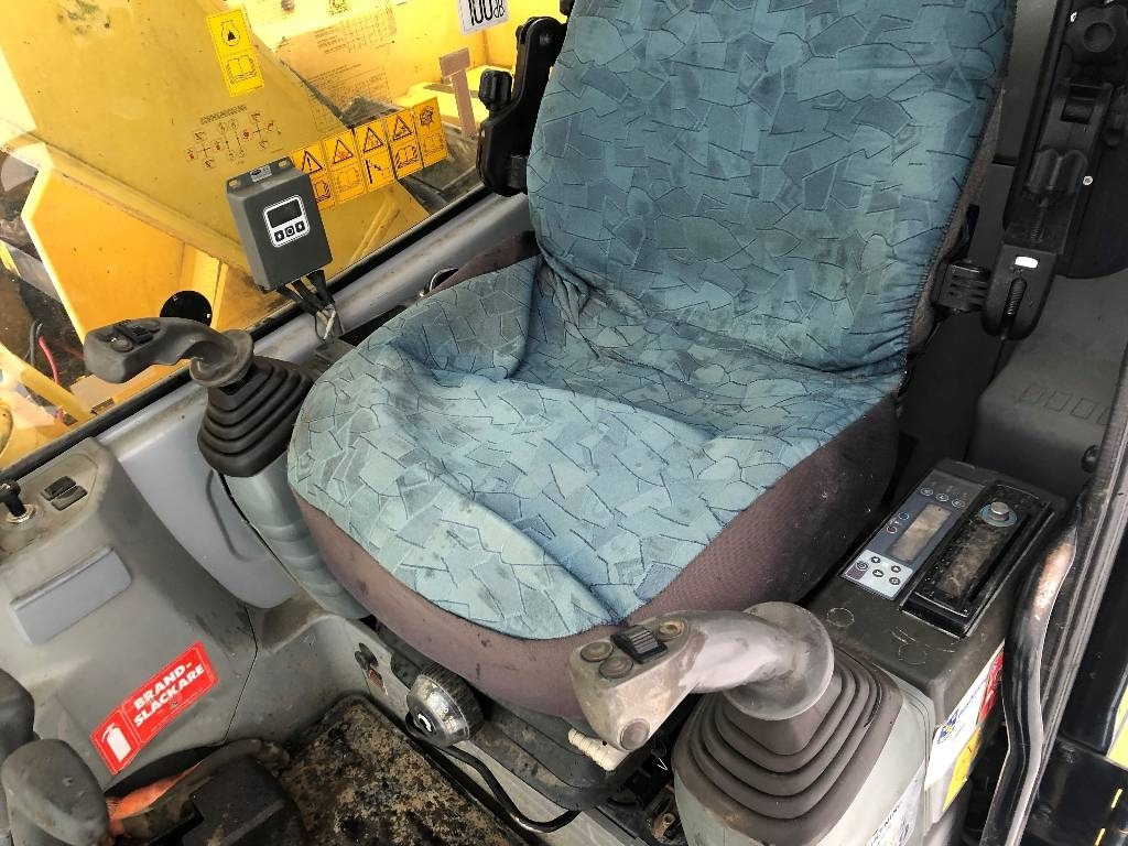 New Holland Kobelco E135SR dismantled: only spare parts - Escavadora de rastos: foto 5 New Holland Kobelco E135SR dismantled: only spare parts - Escavadora de rastos: foto 5