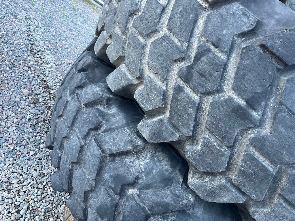 Nokian 18,4-34 14,9-24 till Volvo Bm 840 841 - Pneu de Máquina de construção: foto 3 Nokian 18,4-34 14,9-24 till Volvo Bm 840 841 - Pneu de Máquina de construção: foto 3