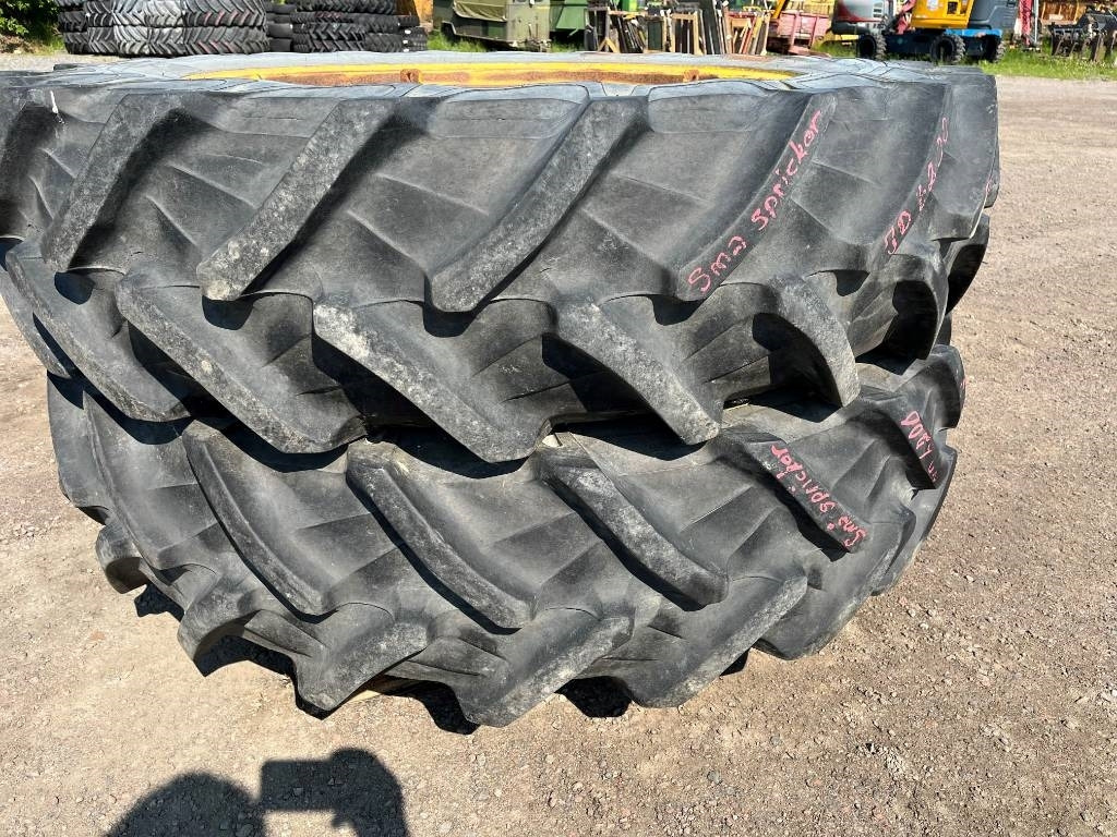 Pirelli 14,9R38 till John Deere - Pneu de Máquina agrícola: foto 1 Pirelli 14,9R38 till John Deere - Pneu de Máquina agrícola: foto 1