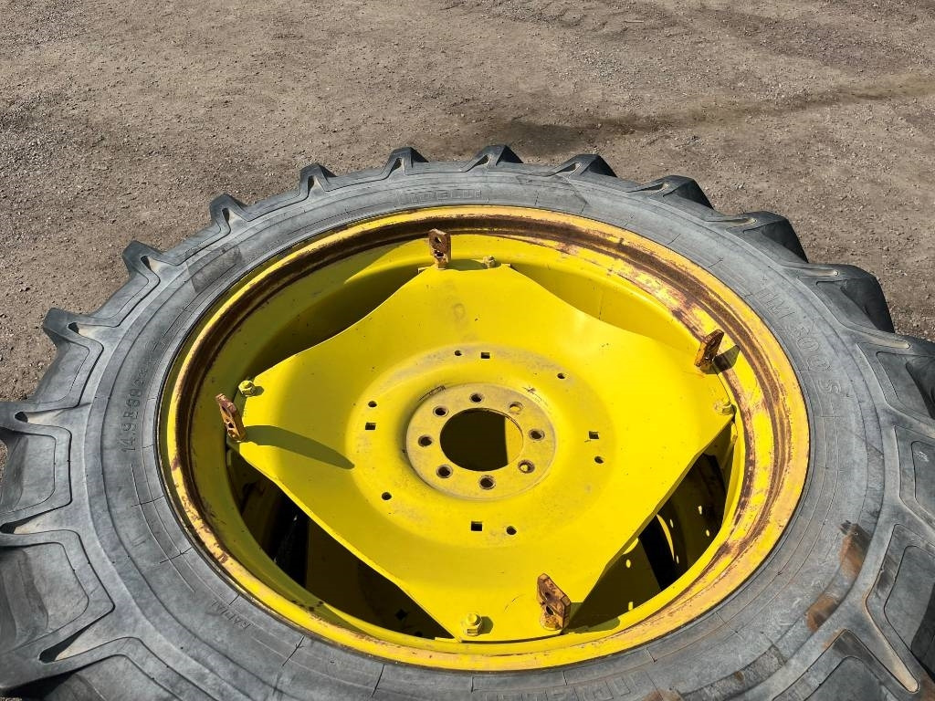 Pirelli 14,9R38 till John Deere - Pneu de Máquina agrícola: foto 4 Pirelli 14,9R38 till John Deere - Pneu de Máquina agrícola: foto 4