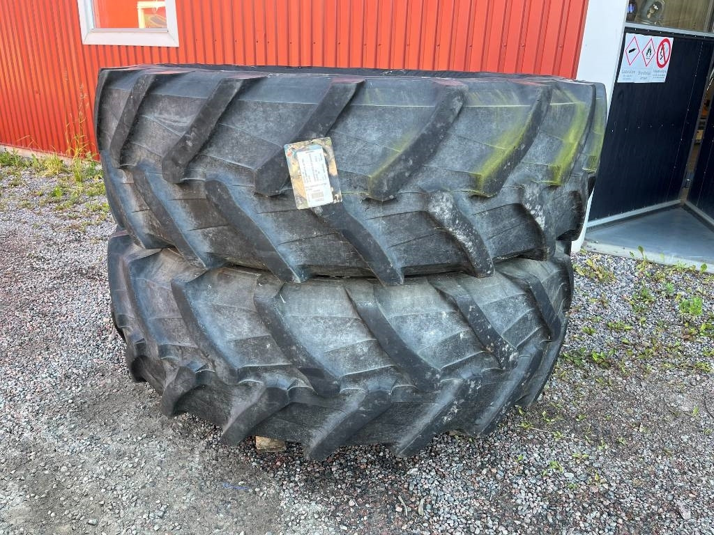 Trelleborg 520/85R38 till John Deere 7920 mfl - Pneu de Máquina agrícola: foto 1 Trelleborg 520/85R38 till John Deere 7920 mfl - Pneu de Máquina agrícola: foto 1