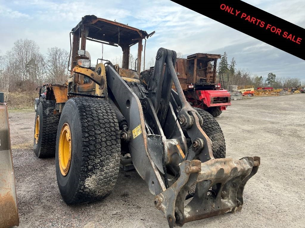 Volvo L 120 F Dismantled. Only specific spare parts - Carregadeira de rodas: foto 1 Volvo L 120 F Dismantled. Only specific spare parts - Carregadeira de rodas: foto 1