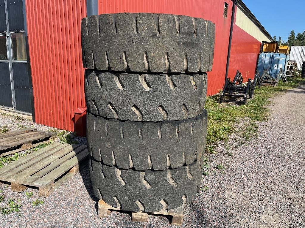 Volvo L50E D C B Wheels Solids / Punkteringsfria 17,5-25 - Pneu de Máquina de construção: foto 2 Volvo L50E D C B Wheels Solids / Punkteringsfria 17,5-25 - Pneu de Máquina de construção: foto 2