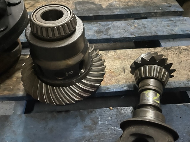 Bob Cat mechanizm róźnicowy Atak i talerz 14x32 - Diferencial de Máquina de construção: foto 4 Bob Cat mechanizm róźnicowy Atak i talerz 14x32 - Diferencial de Máquina de construção: foto 4