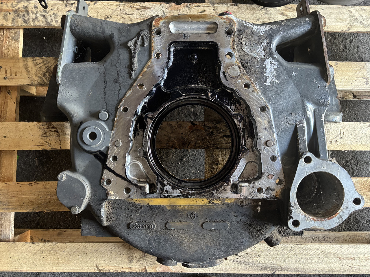 CAT Caterpillar C9 228-4740 Obudowa Koła Zamachowego 2284740 - Volante do motor de Máquina agrícola: foto 1 CAT Caterpillar C9 228-4740 Obudowa Koła Zamachowego 2284740 - Volante do motor de Máquina agrícola: foto 1