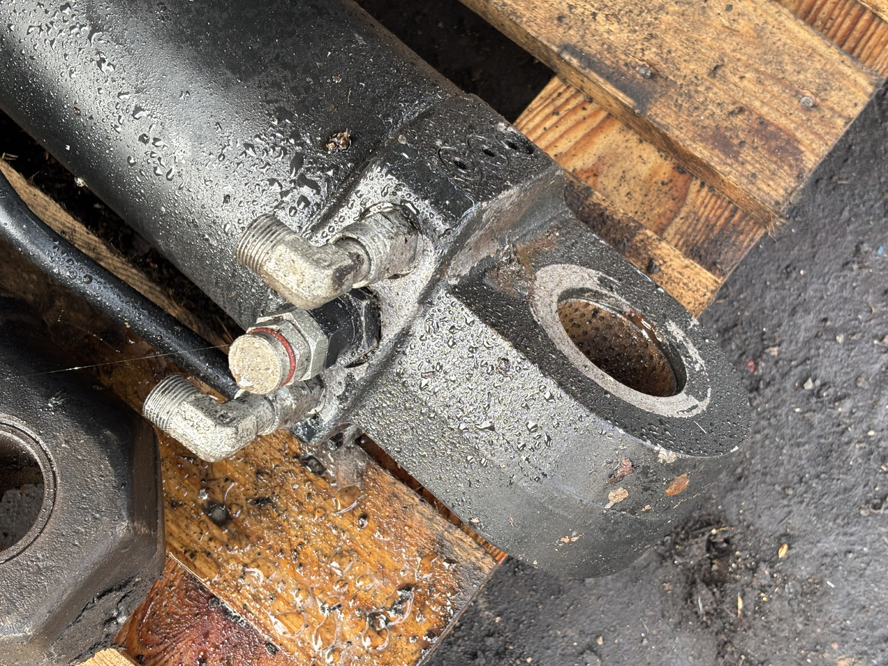 CAT Caterpillar TH336 TH 336 Siłownik Wychyłu Łyżki - Cilindro hidráulico de Empilhador telescópico: foto 2 CAT Caterpillar TH336 TH 336 Siłownik Wychyłu Łyżki - Cilindro hidráulico de Empilhador telescópico: foto 2