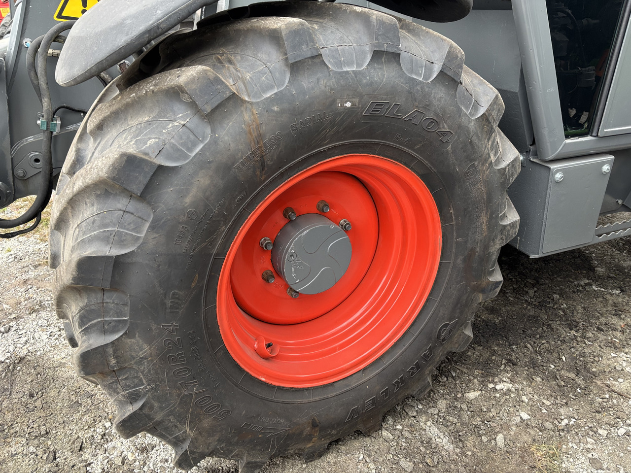 CLAAS Scorpion FELGA DW16Lx24 DW 16 L x 24 16x24 8 szpilek - Jante de Máquina agrícola: foto 1 CLAAS Scorpion FELGA DW16Lx24 DW 16 L x 24 16x24 8 szpilek - Jante de Máquina agrícola: foto 1