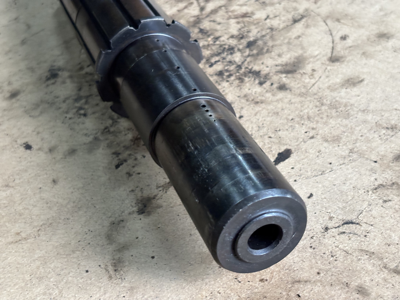 Claas AXION 830 Wałek przekładni podajnika zbożowego 00 1137 076 0 00 1149 403 0 - Veio de transmissão de Máquina agrícola: foto 4 Claas AXION 830 Wałek przekładni podajnika zbożowego 00 1137 076 0 00 1149 403 0 - Veio de transmissão de Máquina agrícola: foto 4