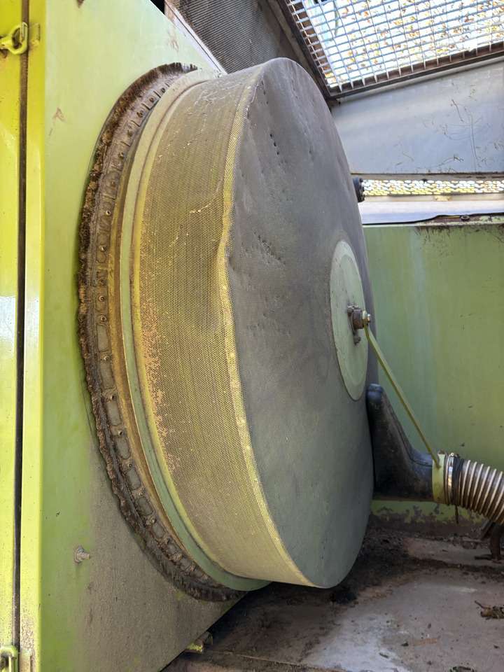 Claas Jaguar 820 840 860 Sprężarka Klimatyzacji 00 0625 999 1 0006259991 - Compressor de ar condicionado de Máquina agrícola: foto 4 Claas Jaguar 820 840 860 Sprężarka Klimatyzacji 00 0625 999 1 0006259991 - Compressor de ar condicionado de Máquina agrícola: foto 4
