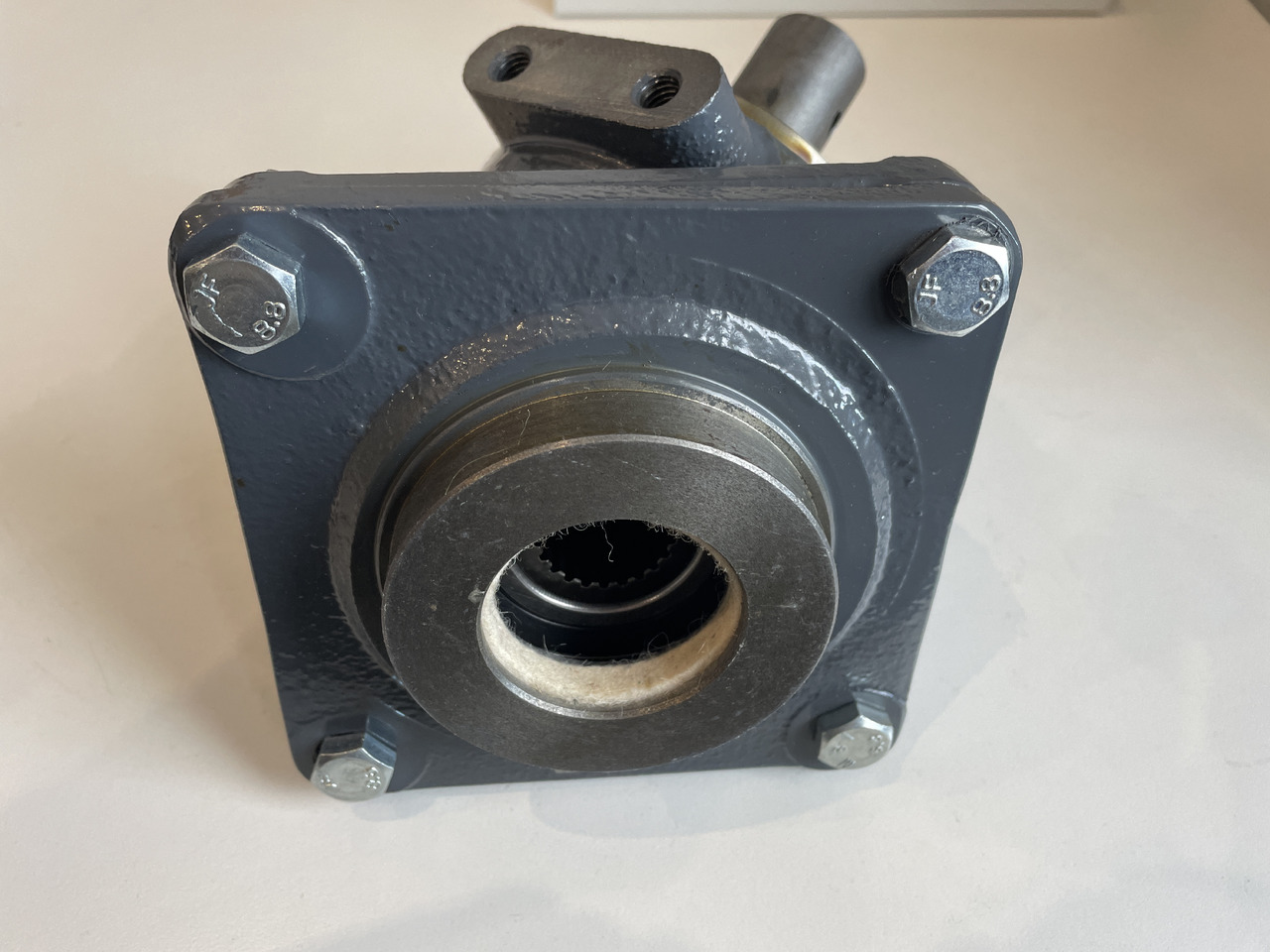 Claas Lexion Tucano - przekładnia kątowa na wielofrez 0007358870 0006475100 0007358880 - Caixas de velocidade e peças de Máquina agrícola: foto 3 Claas Lexion Tucano - przekładnia kątowa na wielofrez 0007358870 0006475100 0007358880 - Caixas de velocidade e peças de Máquina agrícola: foto 3