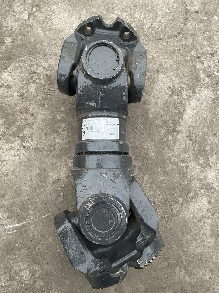 Claas Xerion 4000-5000 - wał wałek przegubowy przegub 0015041530 - Veio de transmissão de Máquina agrícola: foto 1 Claas Xerion 4000-5000 - wał wałek przegubowy przegub 0015041530 - Veio de transmissão de Máquina agrícola: foto 1