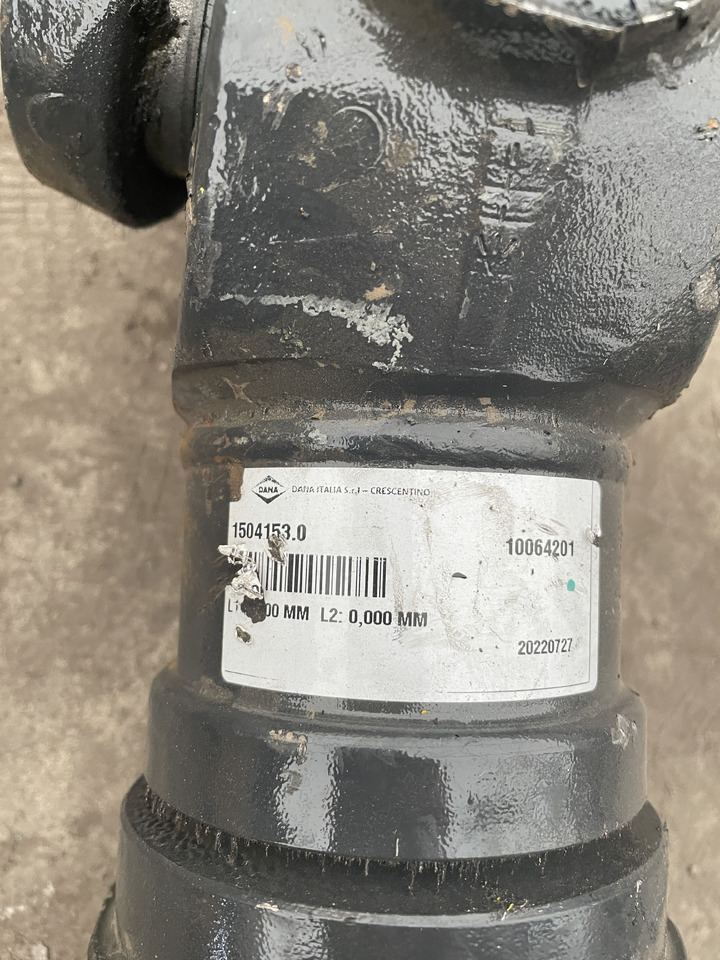 Claas Xerion 4000-5000 - wał wałek przegubowy przegub 0015041530 - Veio de transmissão de Máquina agrícola: foto 2 Claas Xerion 4000-5000 - wał wałek przegubowy przegub 0015041530 - Veio de transmissão de Máquina agrícola: foto 2