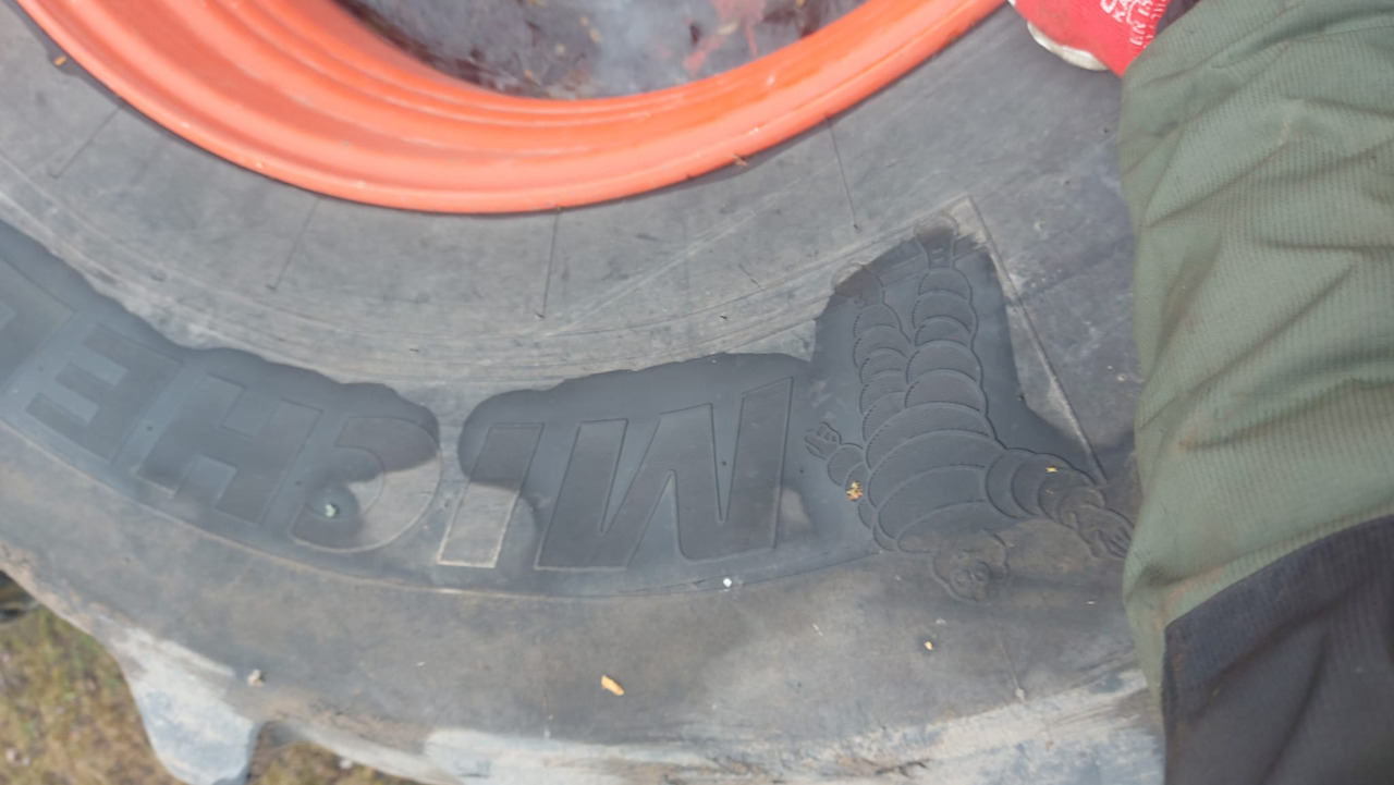 Claas Xerion - koła felgi opony 800/70R38 800/70/38 - Jante de Máquina agrícola: foto 5 Claas Xerion - koła felgi opony 800/70R38 800/70/38 - Jante de Máquina agrícola: foto 5