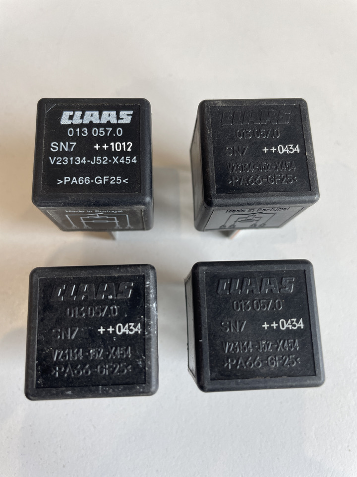 Claas - wiele modeli - przekaźnik 0130570 013057.0 - Relé de Máquina agrícola: foto 1 Claas - wiele modeli - przekaźnik 0130570 013057.0 - Relé de Máquina agrícola: foto 1