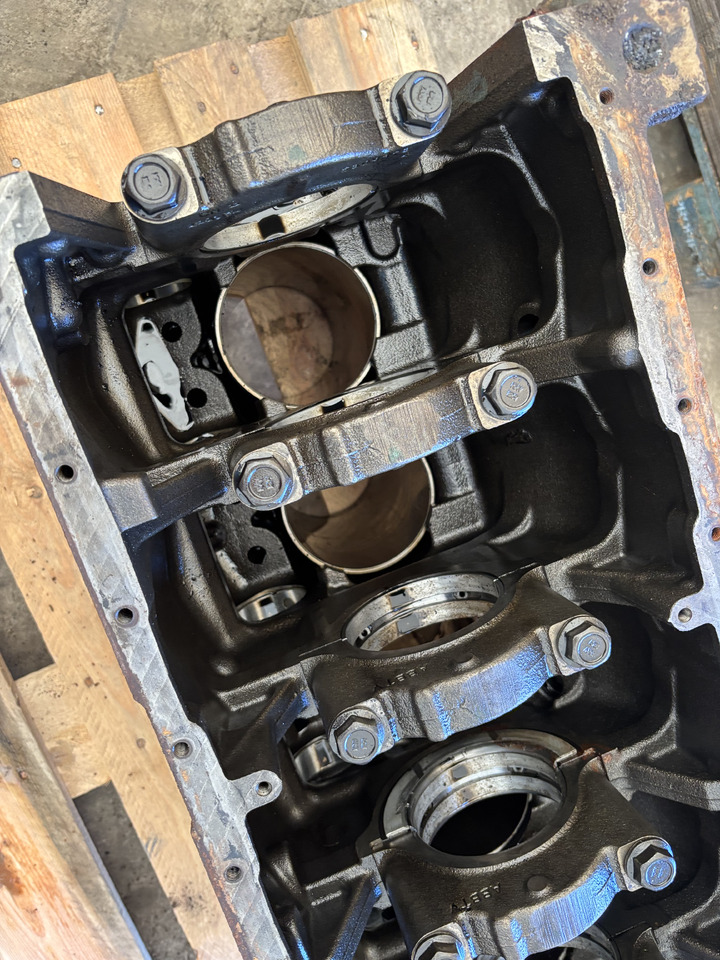 Cummins 6CT 6CT8.3 6C8.3 Blok Cylindra 5478882 5309323 5620130 - Bloco do motor de Máquina agrícola: foto 2 Cummins 6CT 6CT8.3 6C8.3 Blok Cylindra 5478882 5309323 5620130 - Bloco do motor de Máquina agrícola: foto 2