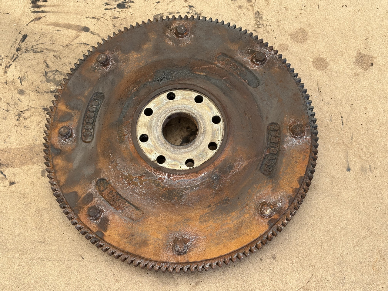 Cummins 8.3 6CT 6CTA 6CTAA Koło zamachowe 3993881 - Volante do motor de Máquina agrícola: foto 1 Cummins 8.3 6CT 6CTA 6CTAA Koło zamachowe 3993881 - Volante do motor de Máquina agrícola: foto 1